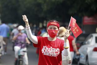 经典节目来了？利物浦夺联赛杯，克洛普上演激情农夫三拳？